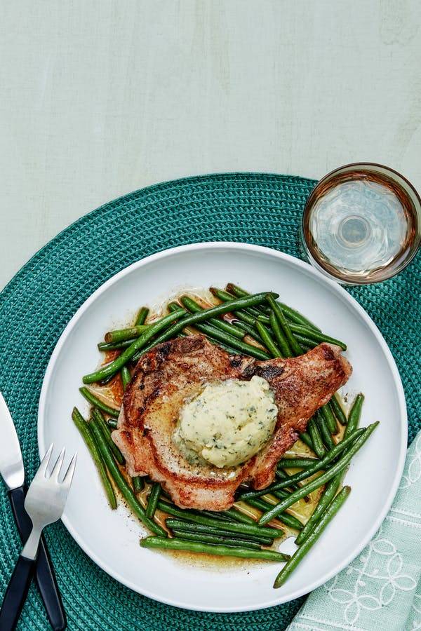 DD-531-ketoporkchopsbeansgarlic-butter-2-1.jpeg