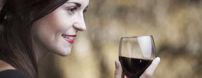 Glass of red wine a night could reduce cholesterol and protect the heart -  Diabetes