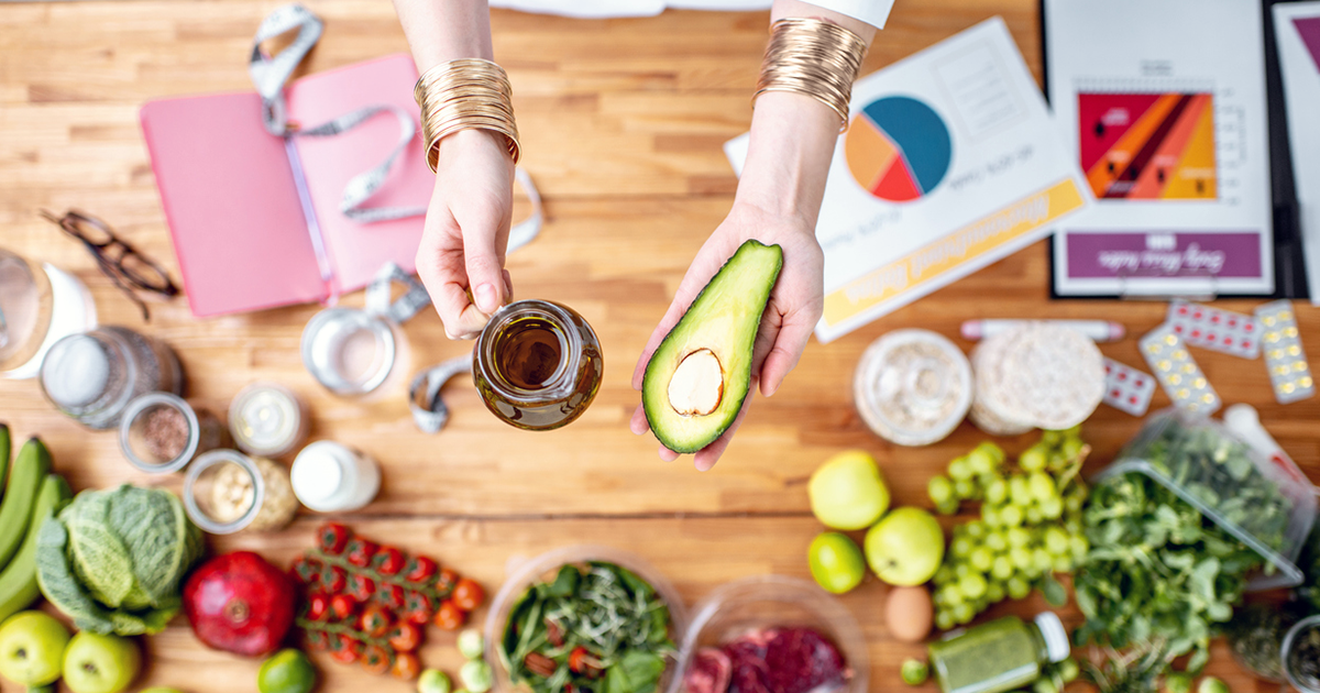 Even if you don't want to count macros, you can easily eat low carb just by choosing foods from this list. Low Car High Volume Meals - Low Carb For People With Type 1 Diabetes