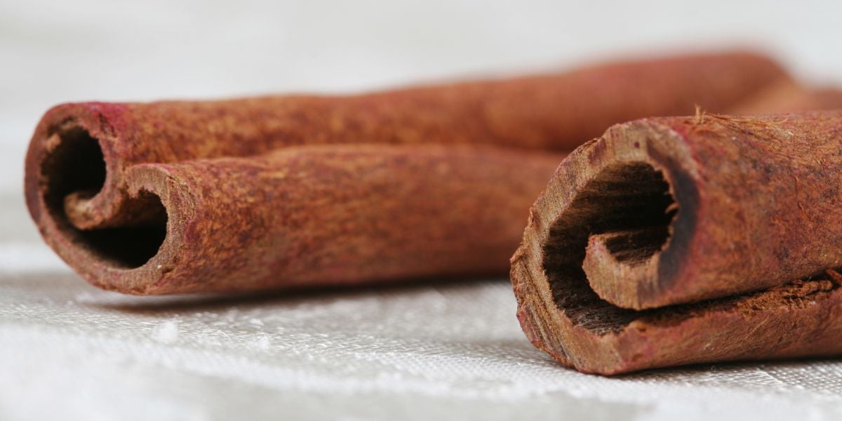Cinnamon - Effect on Blood Sugar, Health Benefits & Insulin Sensitivity