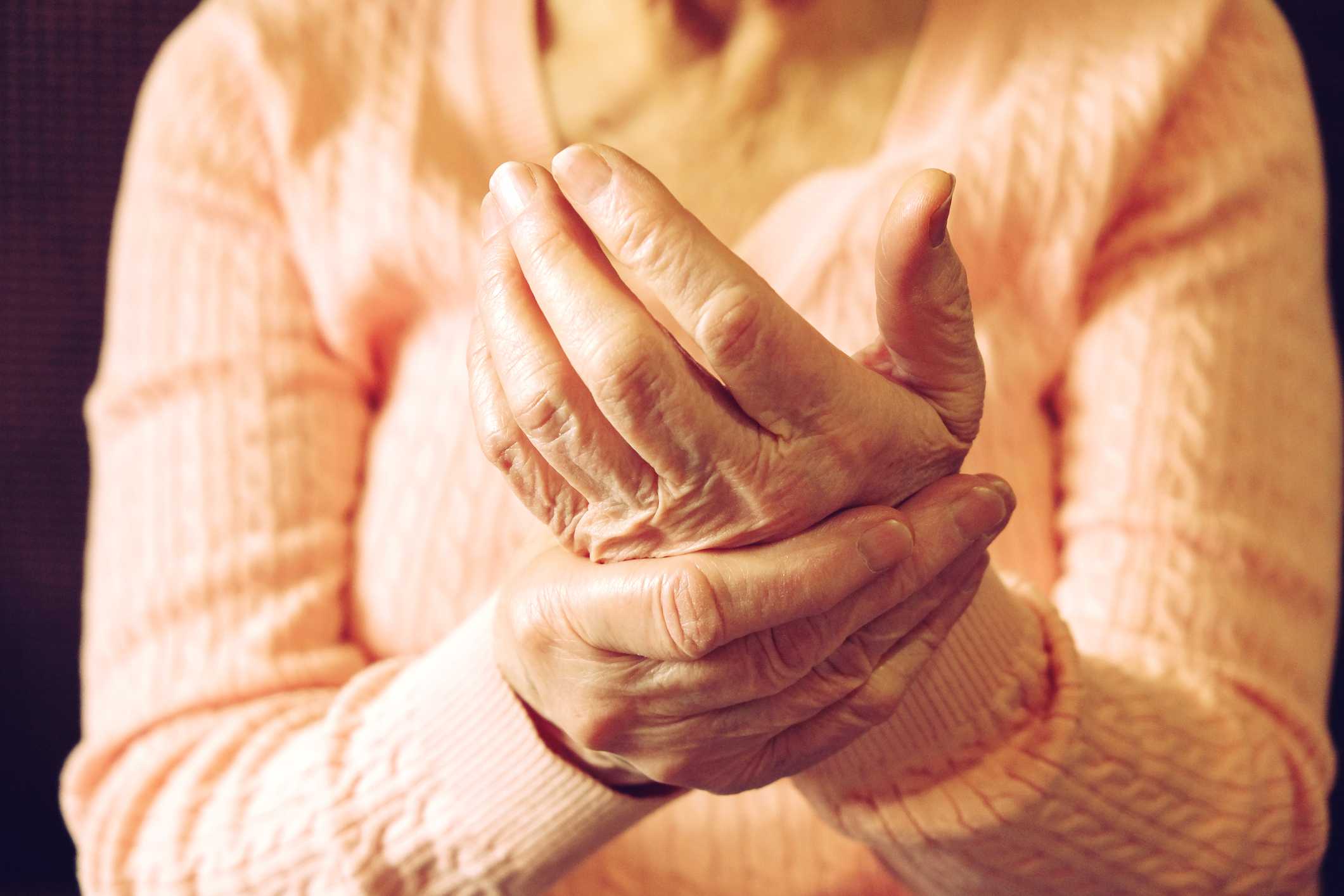 Wrist Joint Pains In Elderly People-Tips & Tricks To Relieve Pain