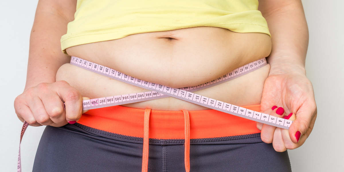 The link between abdominal fat and death: What is the shape of
