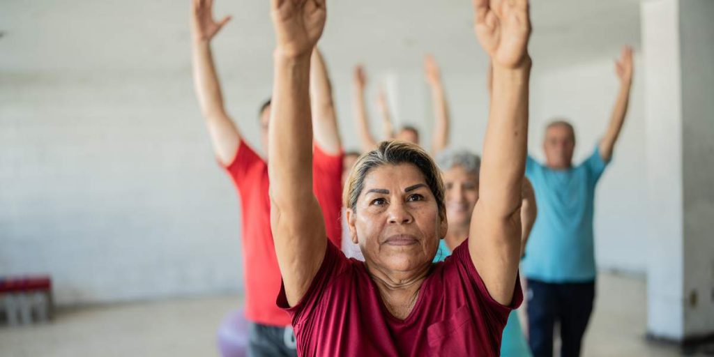 Swinging your arms shown to improve posture, walking speed and flexibility