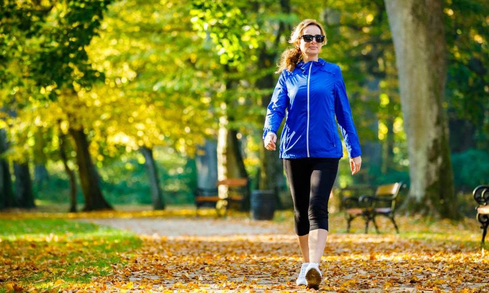 En 22-minutters daglig spasertur kan eliminere risikoen for død fra en stillesittende livsstil